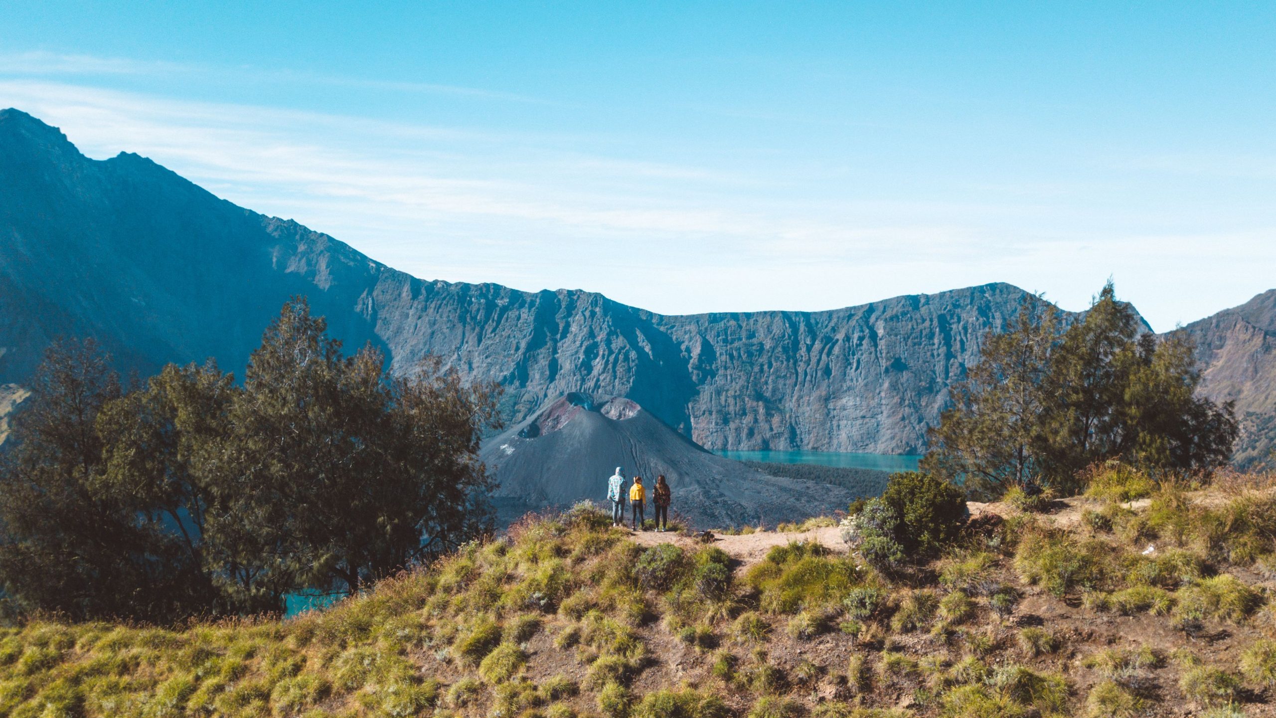 Mount Rinjani Trekking Package: Senaru to Torean – 3 Days 2 Nights